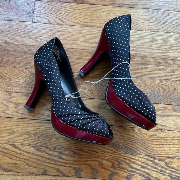 Retro platform peep toe pumps, size 8 - Picture 2 of 4
